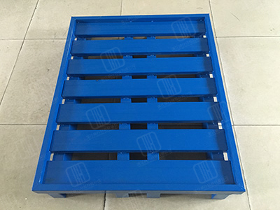 Safety precautions when using heavy shelves